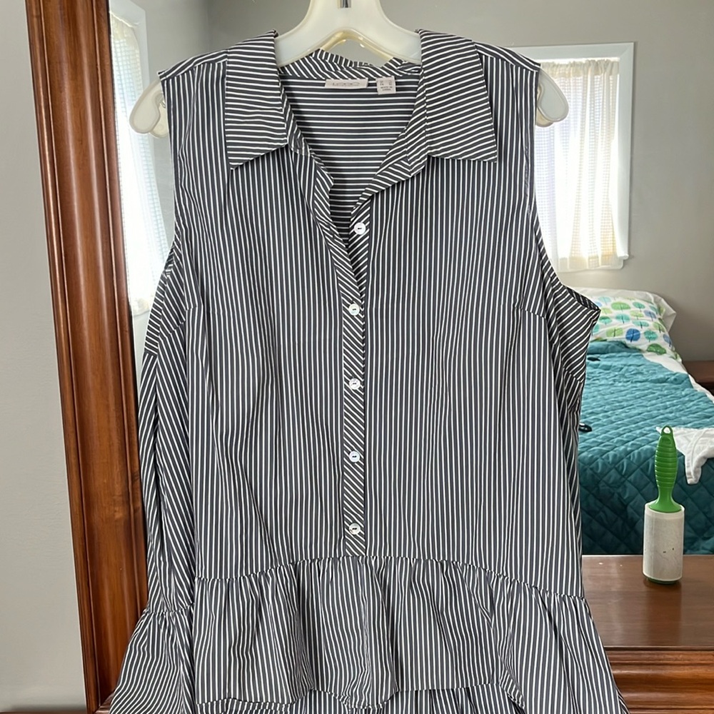 Logo sleeveless blouse L